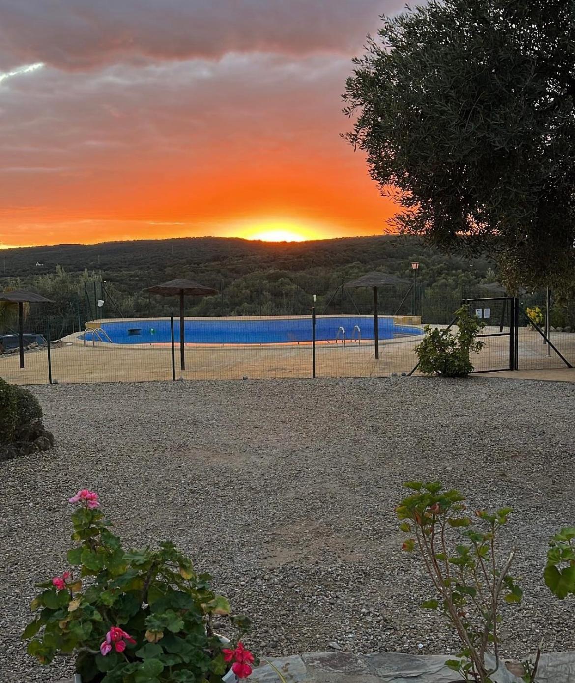 Complejo Rural Mirador De La Alcaidia Villa Hornachuelos Luaran gambar